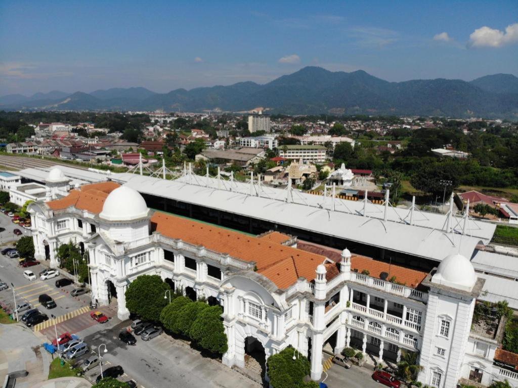 Oyo 90892 L&E Hotel Seremban Exterior foto